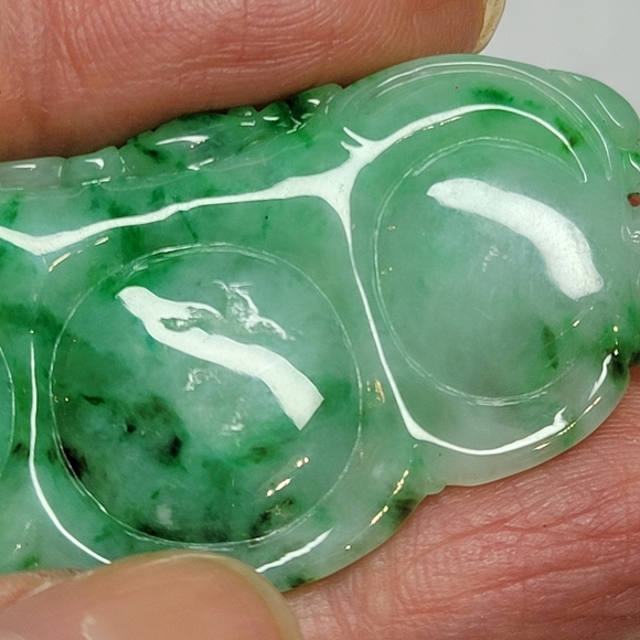 natural green white jade carved pea beanstalk shaped pendant for necklace charm - Picture 6 of 10